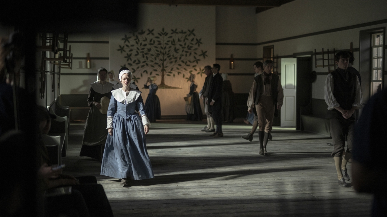 Mona Fastvold's historisch drama 'The Testament of Ann Lee' ontvangt lovende recensies van critici