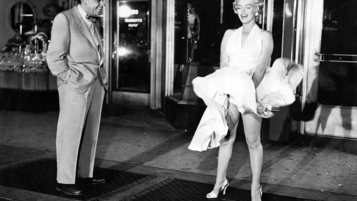 Marilyn Monroe's iconische witte jurk uit The Seven Year Itch veilt voor recordbedrag van 4,6 miljoen dollar