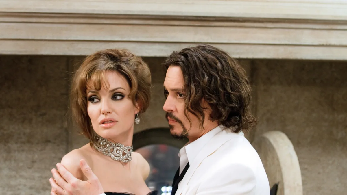 Angelina Jolie noemt haar favoriete 'pikante scène' uit haar carrière de emotionele band in The Bone Collector met Denzel Washington
