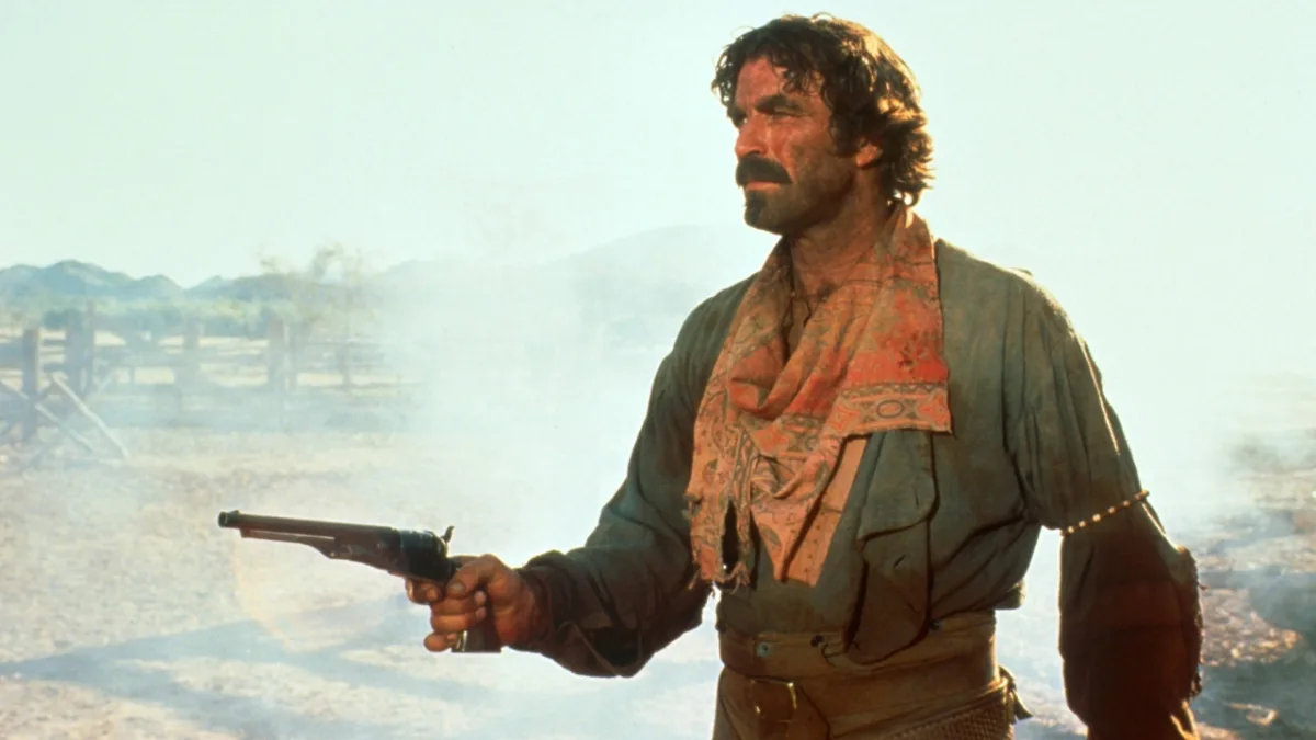 Tom Selleck was oorspronkelijk de eerste keuze voor de rol van Indiana Jones, maar kon niet deelnemen door contractuele verplichtingen aan Magnum P.I