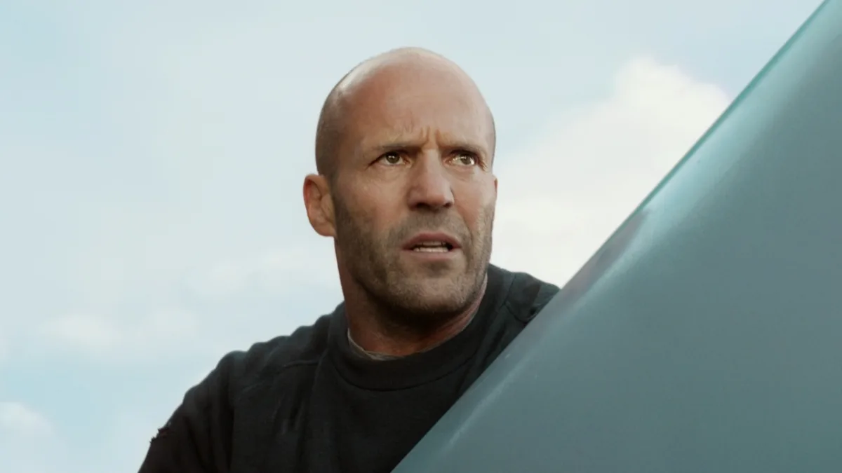 Jason Statham speelt dubbele hoofdrol in actiekomedie Jason Statham Stole My Bike, uit in augustus 2027