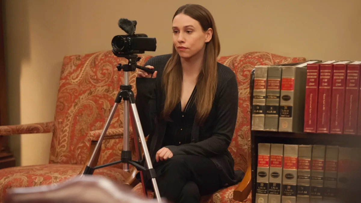 Sarah Sutherland kiest voor onafhankelijk acteerwerk zonder samenwerkingen met Kiefer en Donald Sutherland