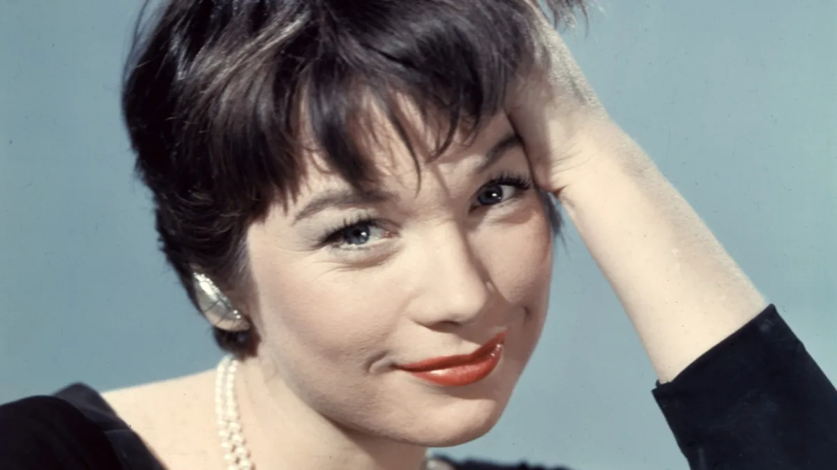 Shirley MacLaine (92) bevestigt dat ze niet van plan is met pensioen te gaan en blijft acteren
