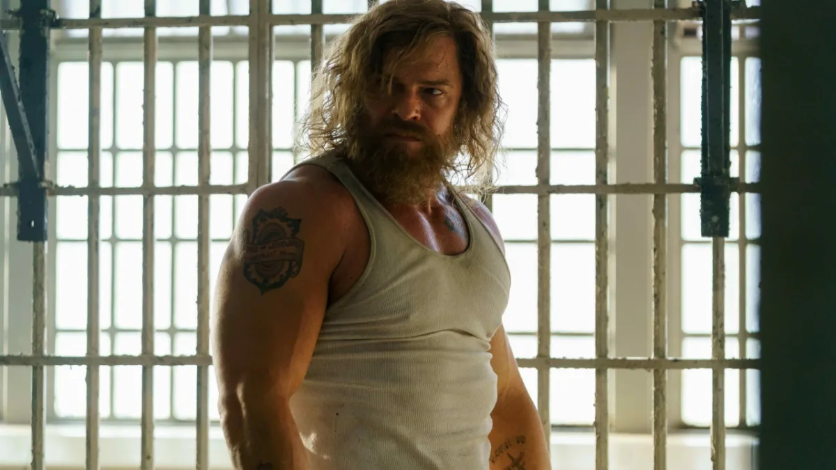 Trailer van Motor City met Alan Ritchson als wraakzuchtige ex-gevangene in Detroit