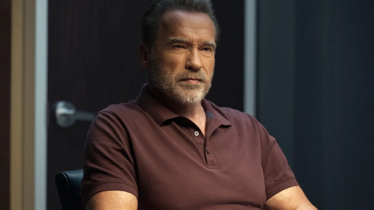 Arnold Schwarzenegger speelt een onvoorspelbare AI-rechter in de nieuwe game 'Courtroom Chaos' van Amazon