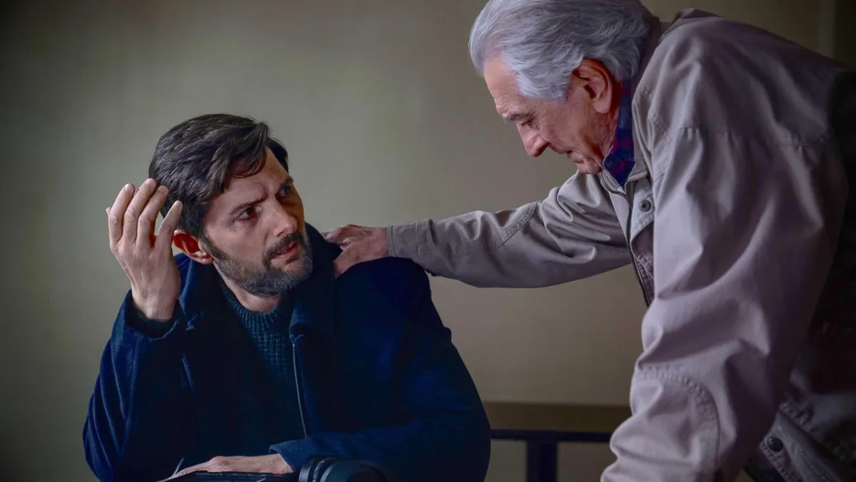 Netflix lanceert boekverfilming 'The Whisper Man' met Robert De Niro en Michelle Monaghan op 28 augustus