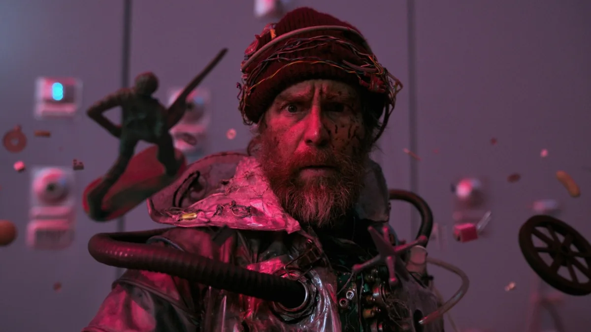 Gore Verbinski's nieuwe film 'Good Luck, Have Fun, Don't Die' gaat deze week in première na bijna tien jaar afwezigheid als regisseur