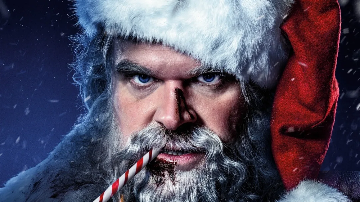 Kerstman David Harbour krijgt hulp van Mevrouw Kerstman in trailer van Violent Night 2