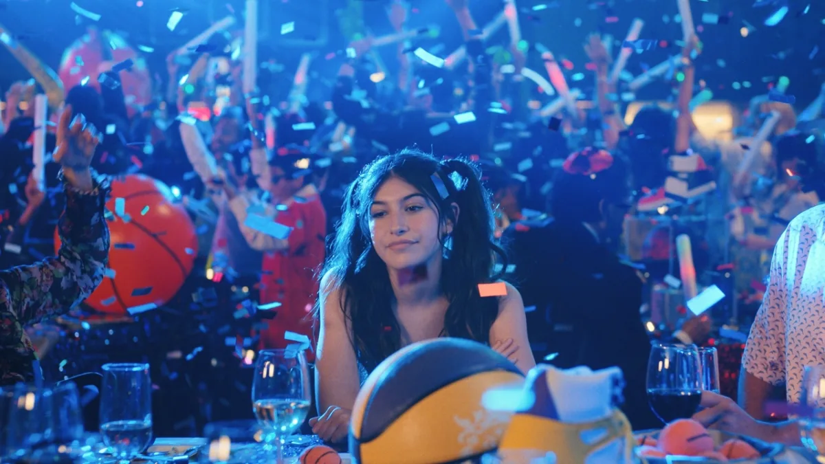Netflix lanceert tienermusical 'Don't Say Good Luck' met Sunny Sandler in de hoofdrol op 14 augustus