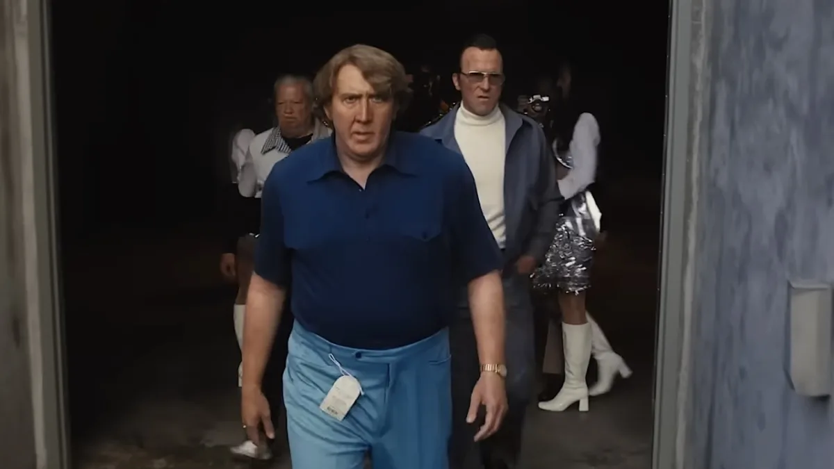 Nicolas Cage speelt John Madden in de biografische film 'Madden', geregisseerd door David O. Russell, die op 18 november op Prime Video verschijnt