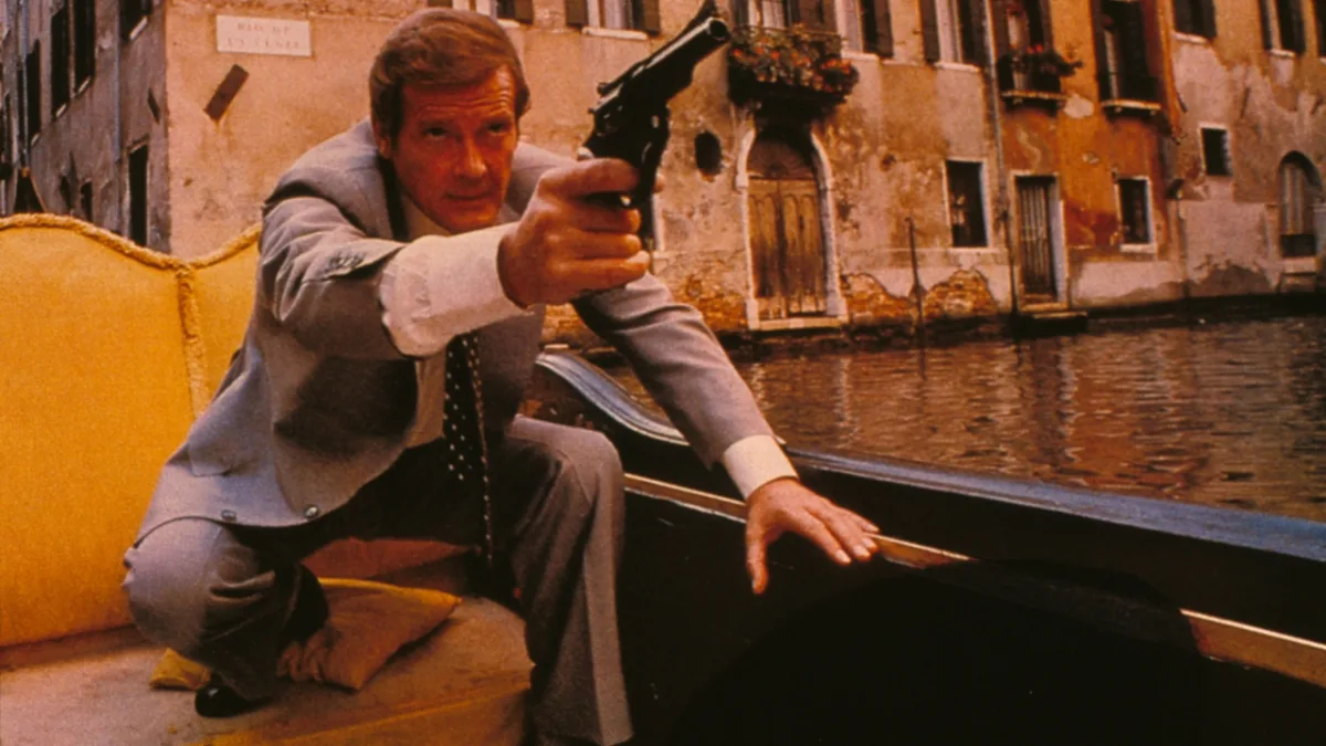 Roger Moore bekritiseert James Bond-film Quantum of Solace als onsamenhangend