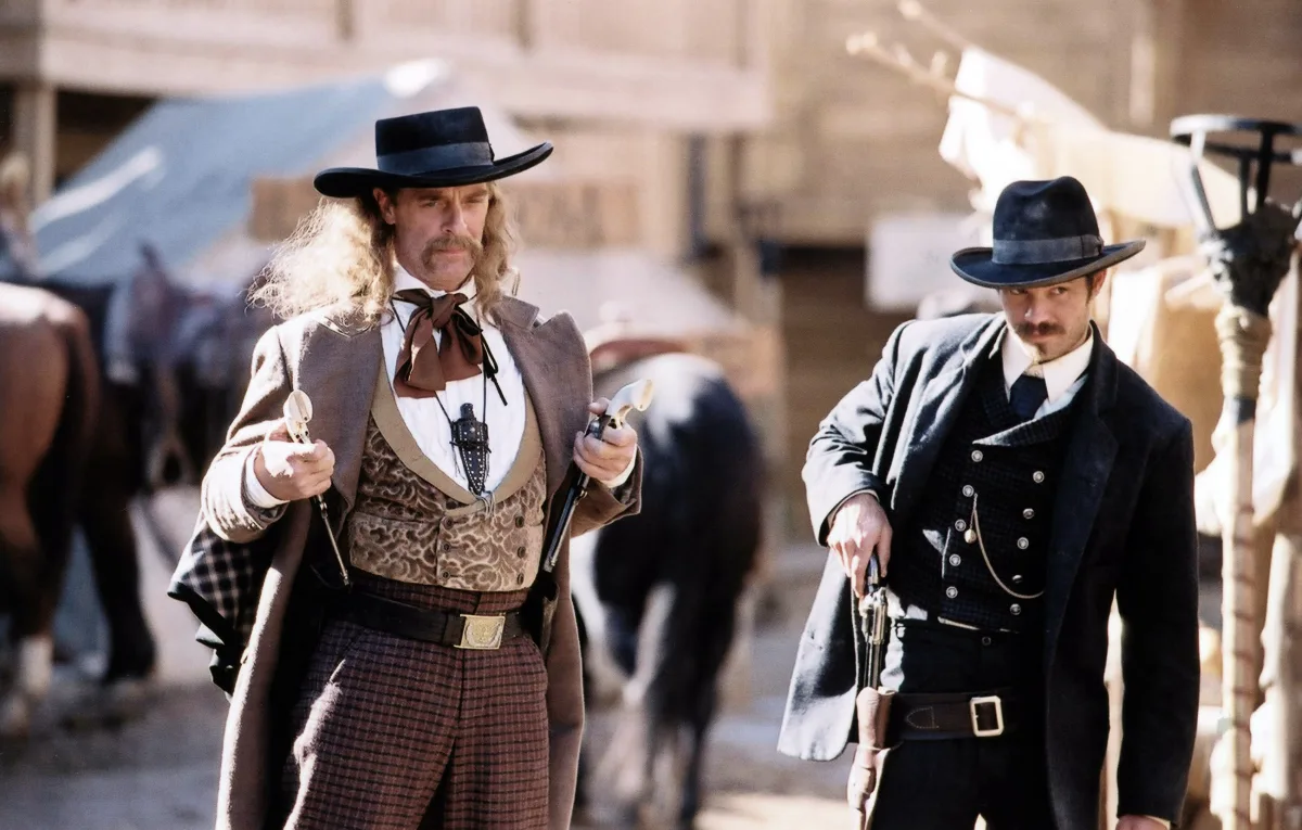 Timothy Olyphant keert terug in afsluitende film van de geannuleerde westernserie Deadwood die een IMDb-score van 8,6 heeft