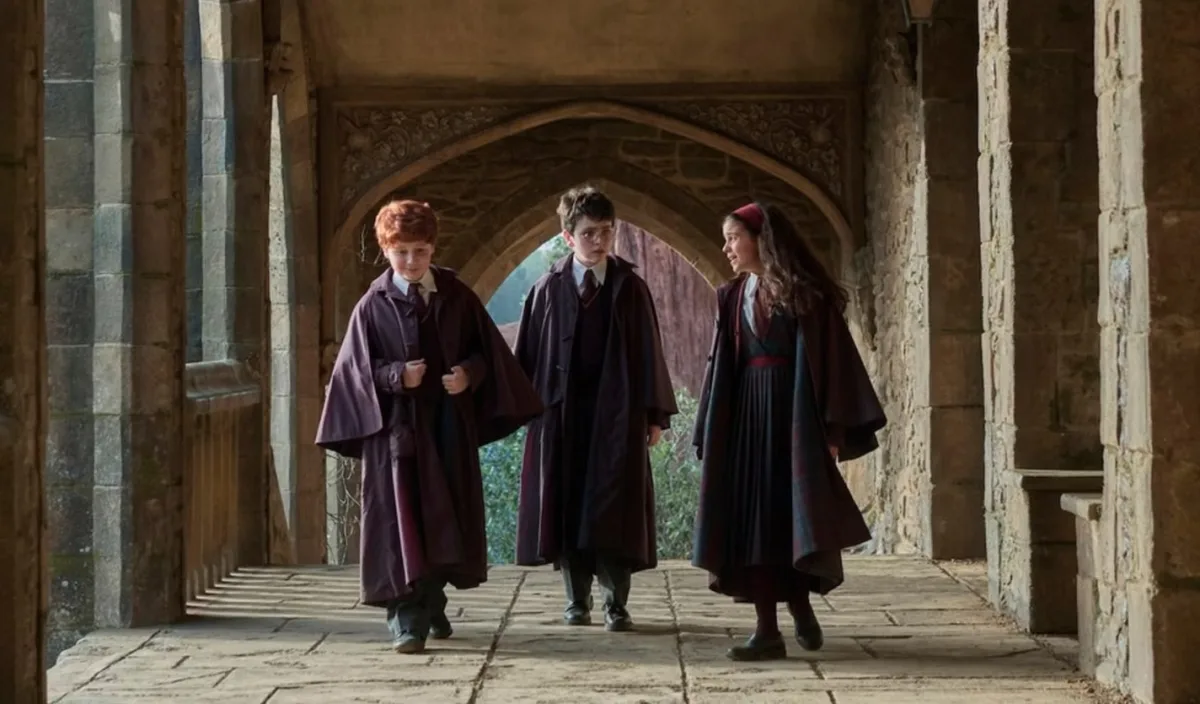 Peter Serafinowicz gecast als Peeves the Poltergeist in de HBO Max Harry Potter-serie