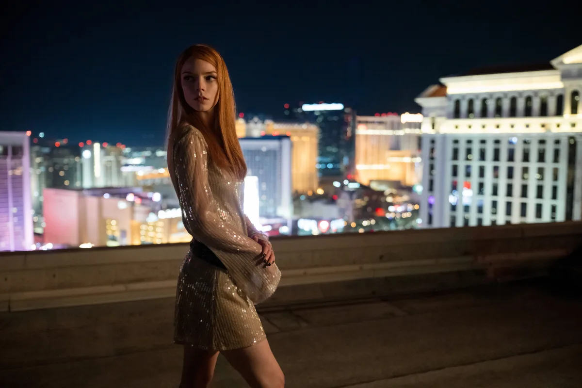 Misdaadserie Lucky met Anya Taylor-Joy en Timothy Olyphant staat op nummer één in 58 landen op Apple TV